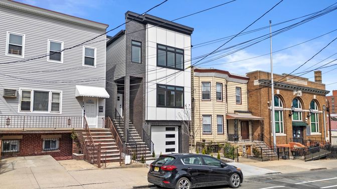 Attached, Exterior, Facade, Brick Facade, Rowhouse