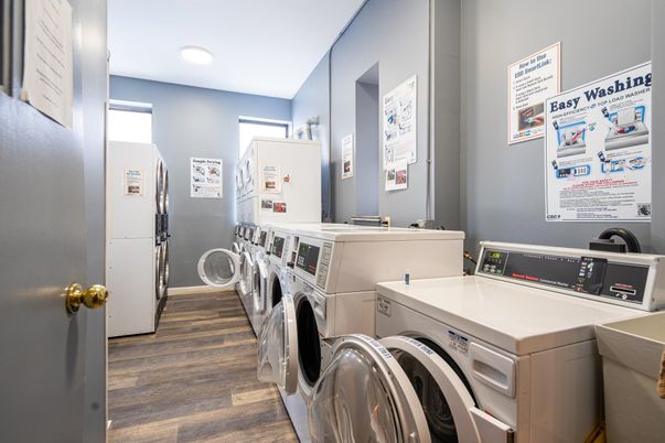 Interior, Recessed Lighting, Washer, Wood Texture Flooring