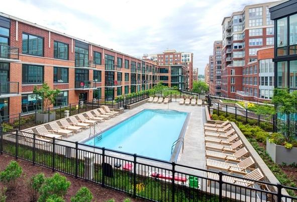 Exterior, Pool