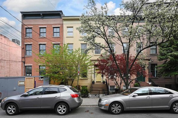 Exterior, Facade, Brick Facade, Rowhouse