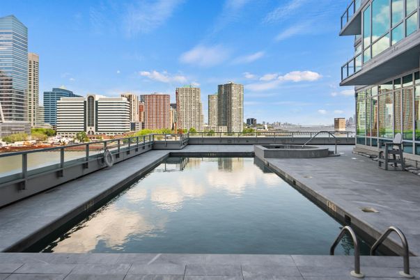 Exterior, Pool, Other, Skyline
