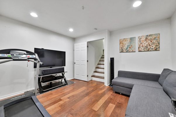 Fitness Equipment, Interior, Recessed Lighting, Wood Texture Flooring