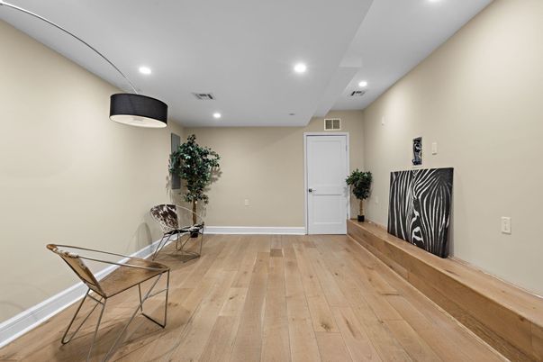 Interior, Recessed Lighting, Wood Texture Flooring