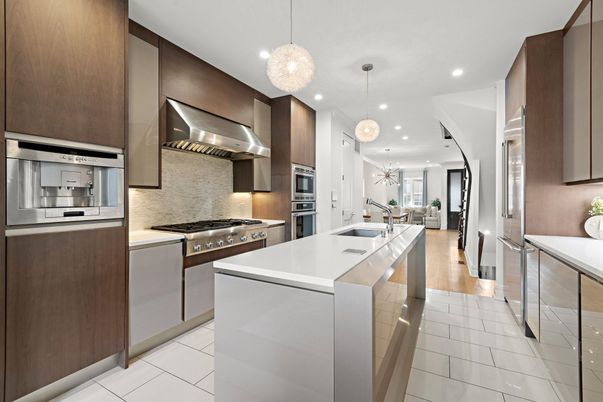 Dining room, Interior, Kitchen, Living room, Pendant Lights, Recessed Lighting, Stainless Steel Appliances