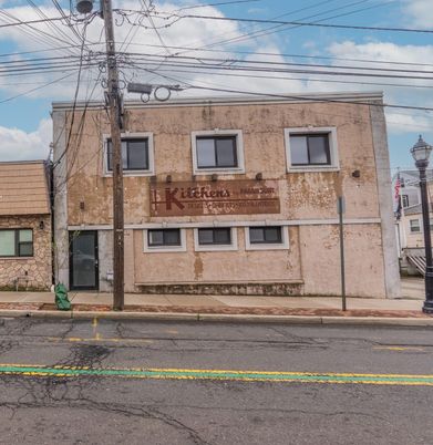 Exterior, Facade, Rowhouse