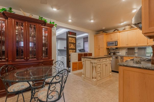 Dining room, Interior, Kitchen, Recessed Lighting