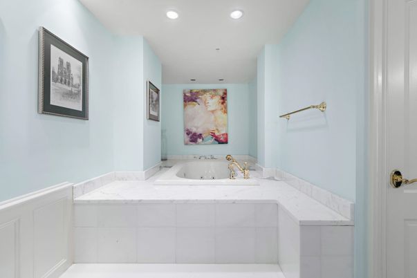 Bathroom, Interior, Recessed Lighting
