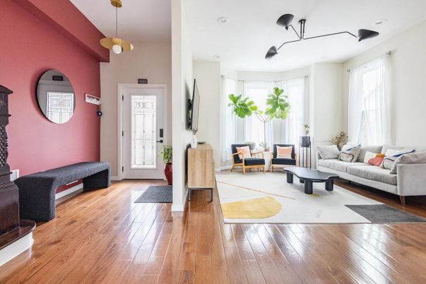 Interior, Living room, Pendant Lights, Recessed Lighting, Wood Texture Flooring