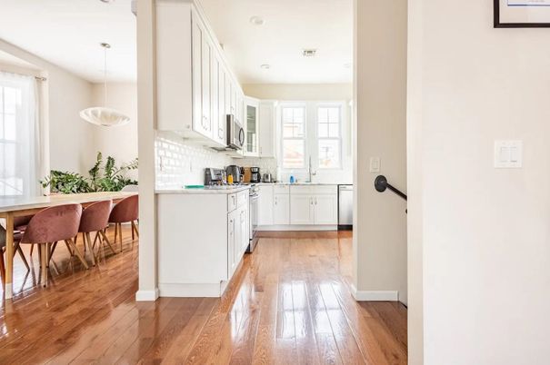 Dining room, Interior, Kitchen, Pendant Lights, Recessed Lighting, Wood Texture Flooring