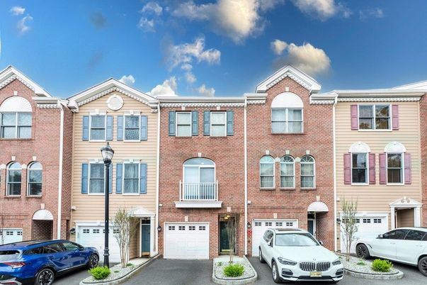 Attached, Exterior, Facade, Brick Facade, Rowhouse