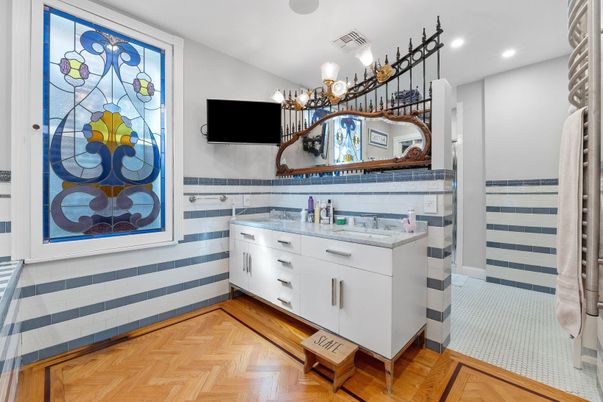 Bathroom, Interior, Recessed Lighting, Wood Texture Flooring