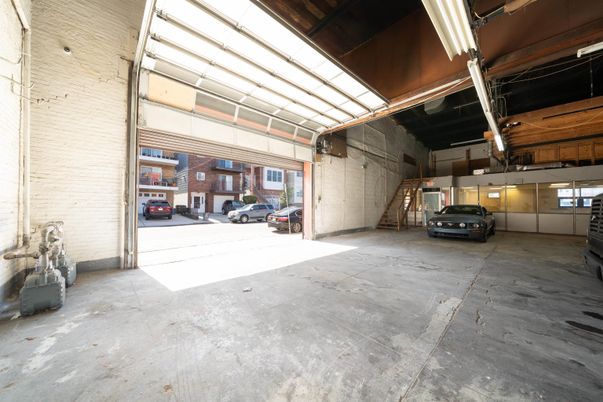 Garage, Interior, Stone Walls