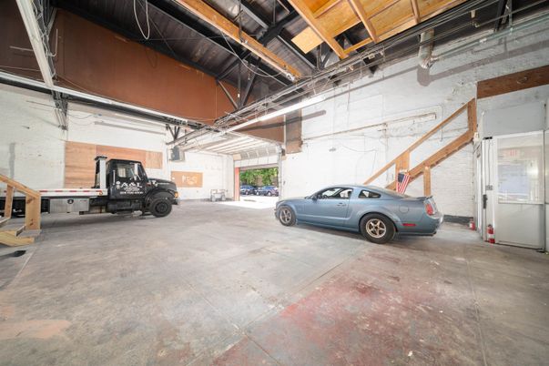 Garage, Interior