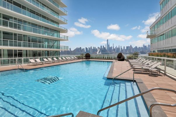 Exterior, Pool