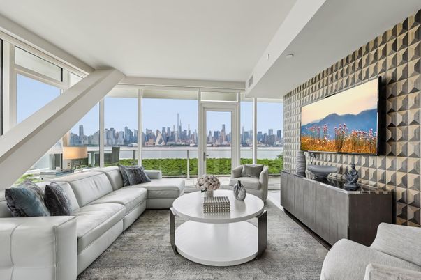 Interior, Living room, Water