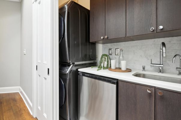 Interior, Washer, Wood Texture Flooring