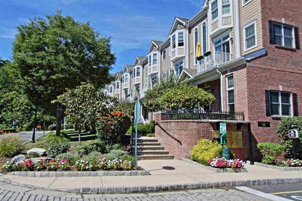Exterior, Facade, Brick Facade, Rowhouse