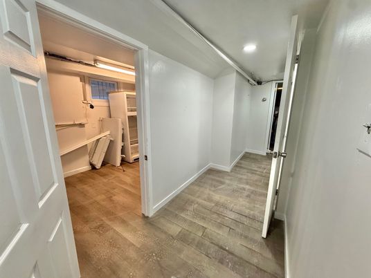 Bathroom, Interior, Recessed Lighting, Wood Texture Flooring