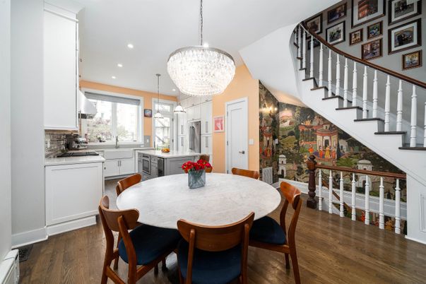 Chandelier, Dining room, Interior, Kitchen, Pendant Lights, Recessed Lighting, Wood Texture Flooring