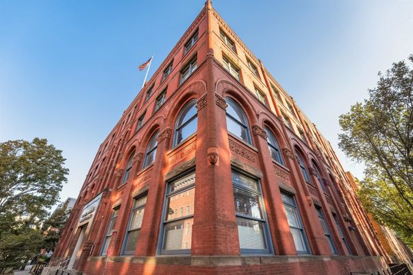 Exterior, Facade, Chicago School