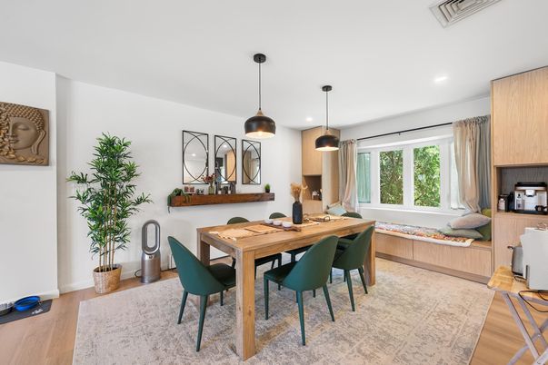 Dining room, Interior, Kitchen, Pendant Lights, Recessed Lighting, Wood Texture Flooring