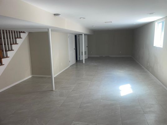 Empty room, Interior, Recessed Lighting
