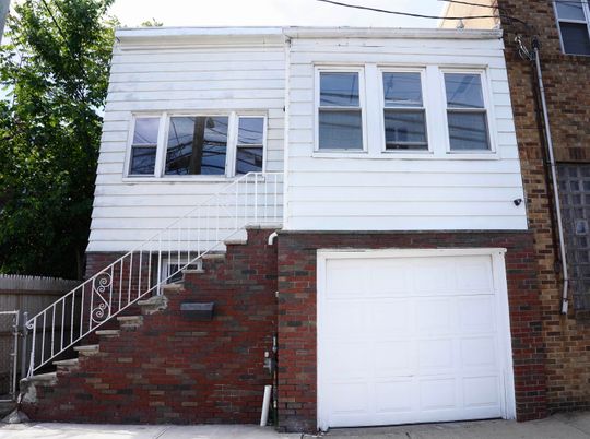Attached, Exterior, Facade, Brick Facade, Rowhouse