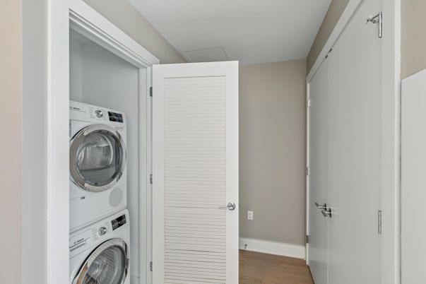 Interior, Utility Closets, Washer, Wood Texture Flooring