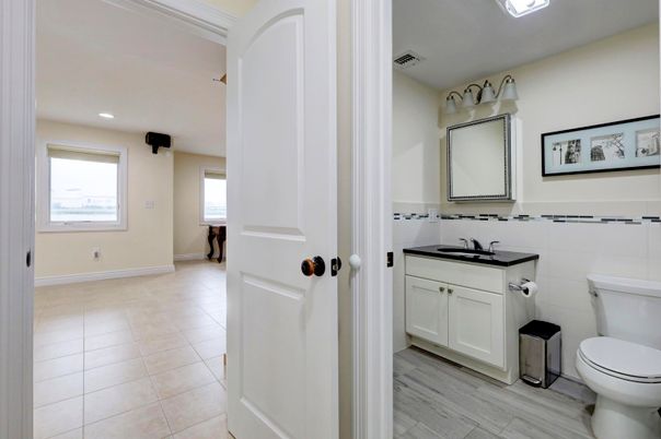 Bathroom, Interior, Recessed Lighting, Wood Texture Flooring
