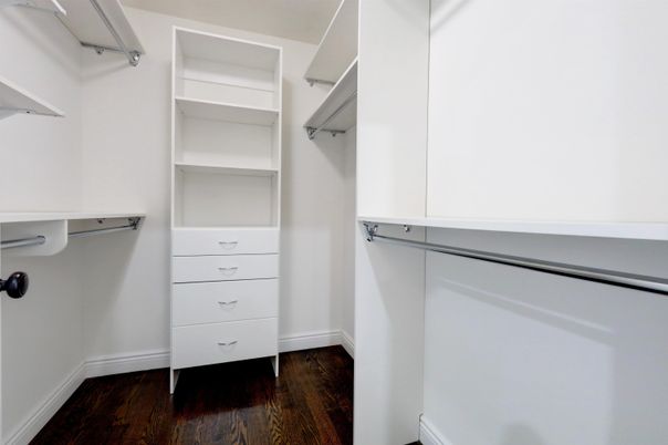 Interior, Walk-in Closets, Wood Texture Flooring