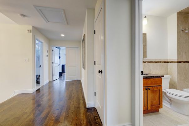 Bathroom, Interior, Recessed Lighting, Wood Texture Flooring