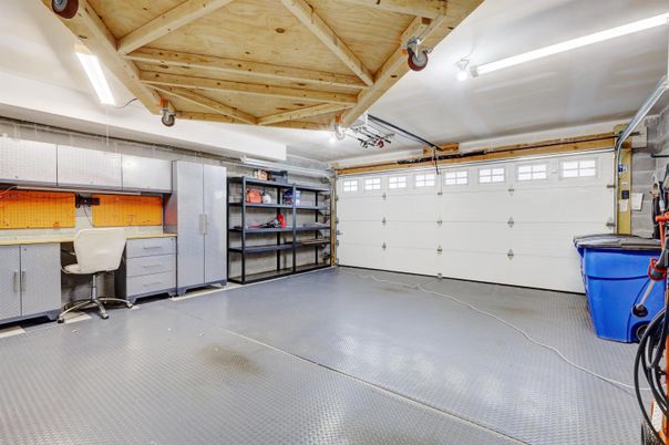 Garage, Interior, Wooden Beams, Wooden Ceilings