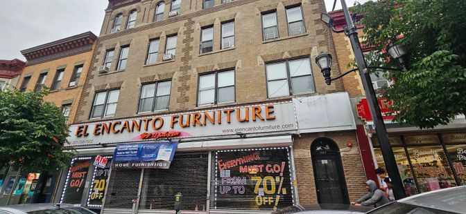 Exterior, Facade, Rowhouse