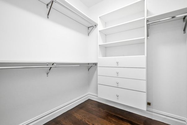 Interior, Walk-in Closets, Wood Texture Flooring