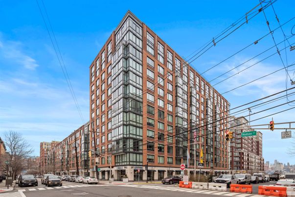 Exterior, Facade, Highrise