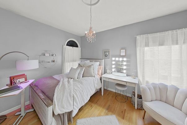 Bedroom, Chandelier, Interior, Pendant Lights, Wood Texture Flooring