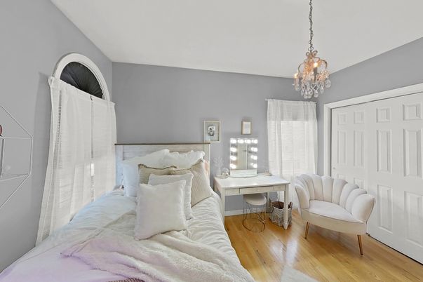 Home Office, Interior, Pendant Lights, Wood Texture Flooring