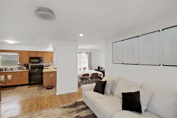 Dining room, Interior, Kitchen, Living room, Pendant Lights, Recessed Lighting, Wood Texture Flooring