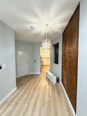 Empty room, Interior, Pendant Lights, Wood Texture Flooring