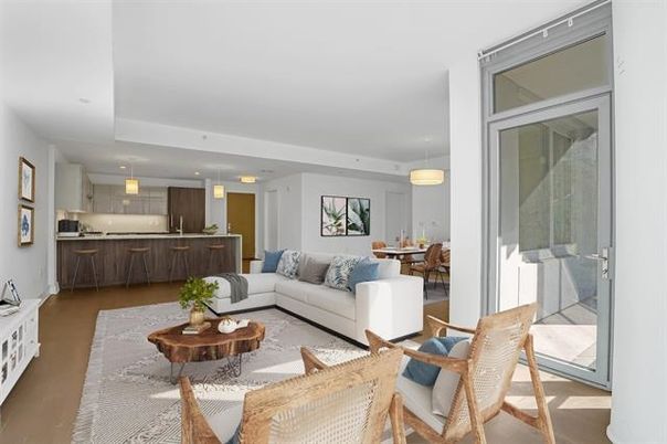 Dining room, Interior, Kitchen, Living room, Pendant Lights, Recessed Lighting, Stainless Steel Appliances