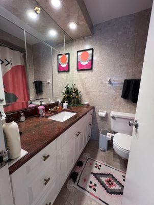 Bathroom, Dual Sink Vanities, Interior, Recessed Lighting