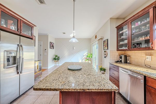 Interior, Kitchen, Pendant Lights, Stainless Steel Appliances