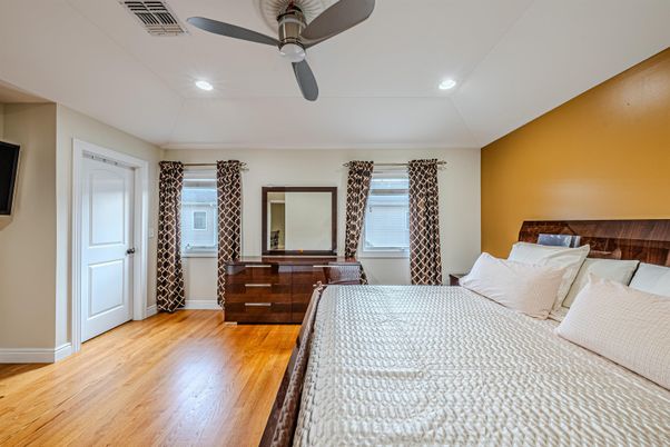 Bedroom, Interior, Recessed Lighting, Wood Texture Flooring