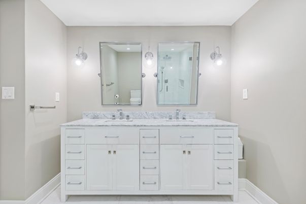Bathroom, Dual Sink Vanities, Interior