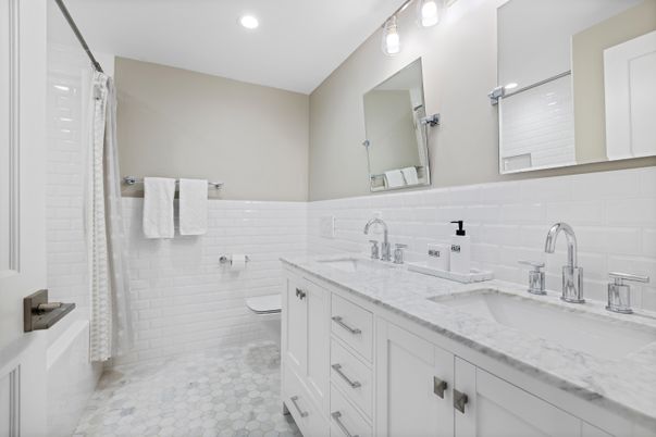 Bathroom, Dual Sink Vanities, Interior, Recessed Lighting