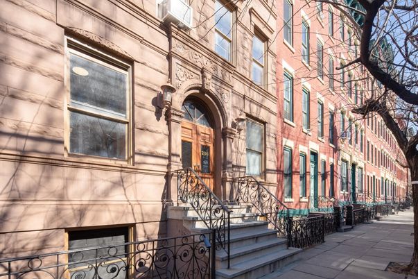 Exterior, Facade, Brownstone