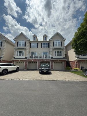 Attached, Exterior, Facade, Rowhouse