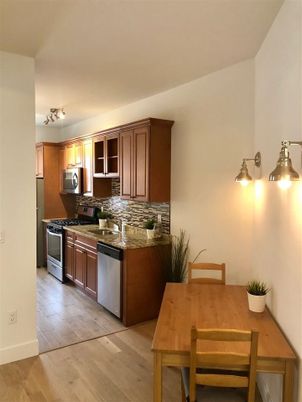 Dining room, Interior, Kitchen, Stainless Steel Appliances, Wood Texture Flooring