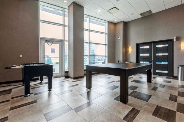 Game Room, Interior, Recessed Lighting