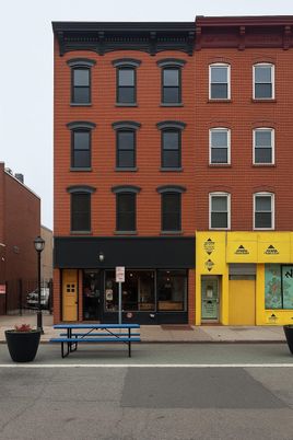 Exterior, Facade, Rowhouse